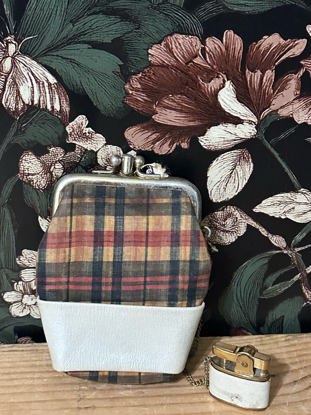 Vintage 1970S Made In Japan Cigaret Smoking Change Purse